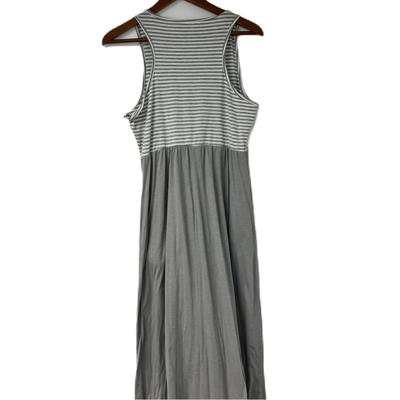 Woman’s gray striped maxi dress size large long - Picture 2 of 5